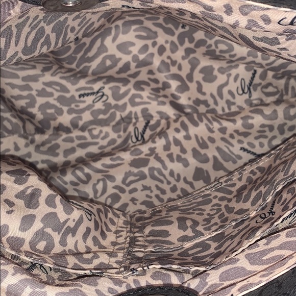 guess purse - Picture 2 of 4